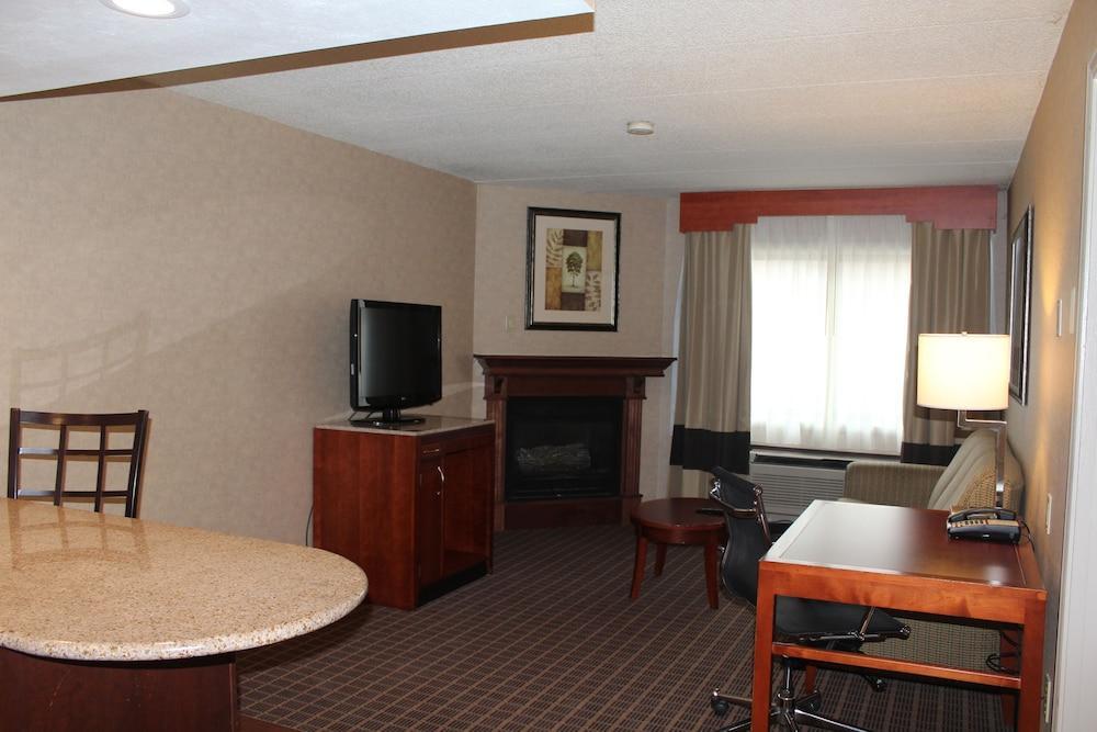 Comfort Inn & Suites Уест Спрингфийлд Екстериор снимка