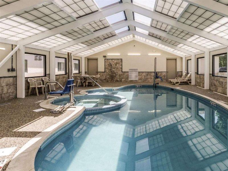 Comfort Inn & Suites Уест Спрингфийлд Екстериор снимка