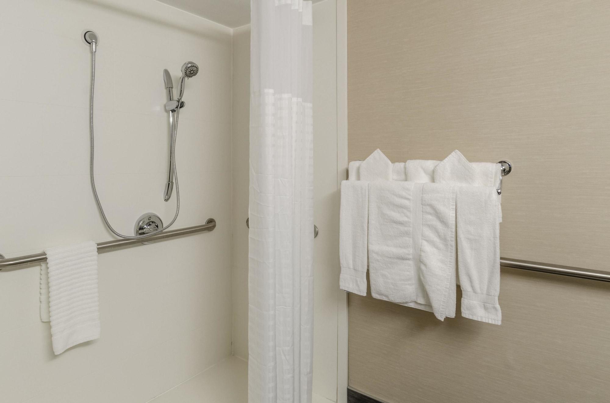 Comfort Inn & Suites Уест Спрингфийлд Екстериор снимка