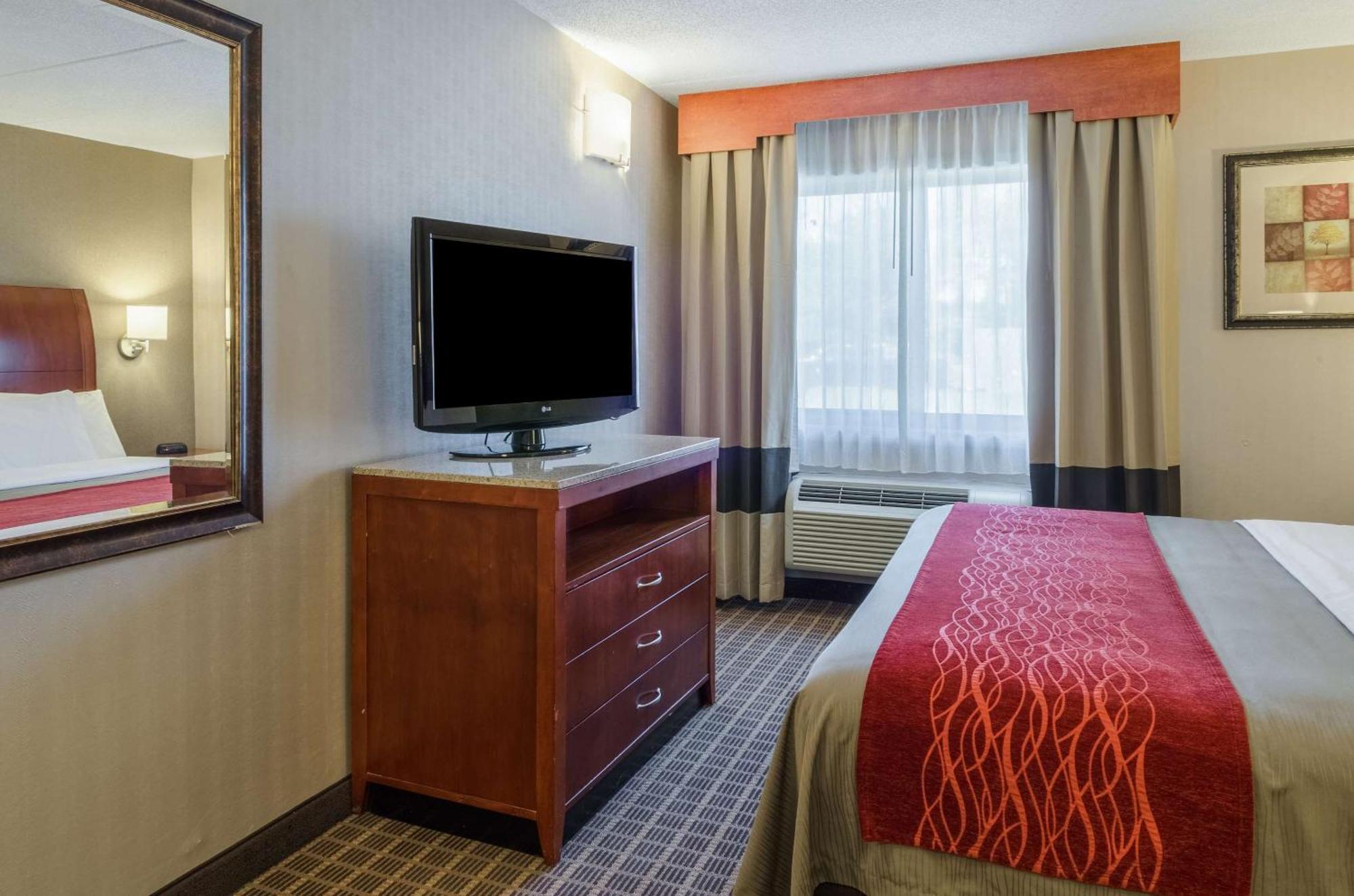 Comfort Inn & Suites Уест Спрингфийлд Екстериор снимка