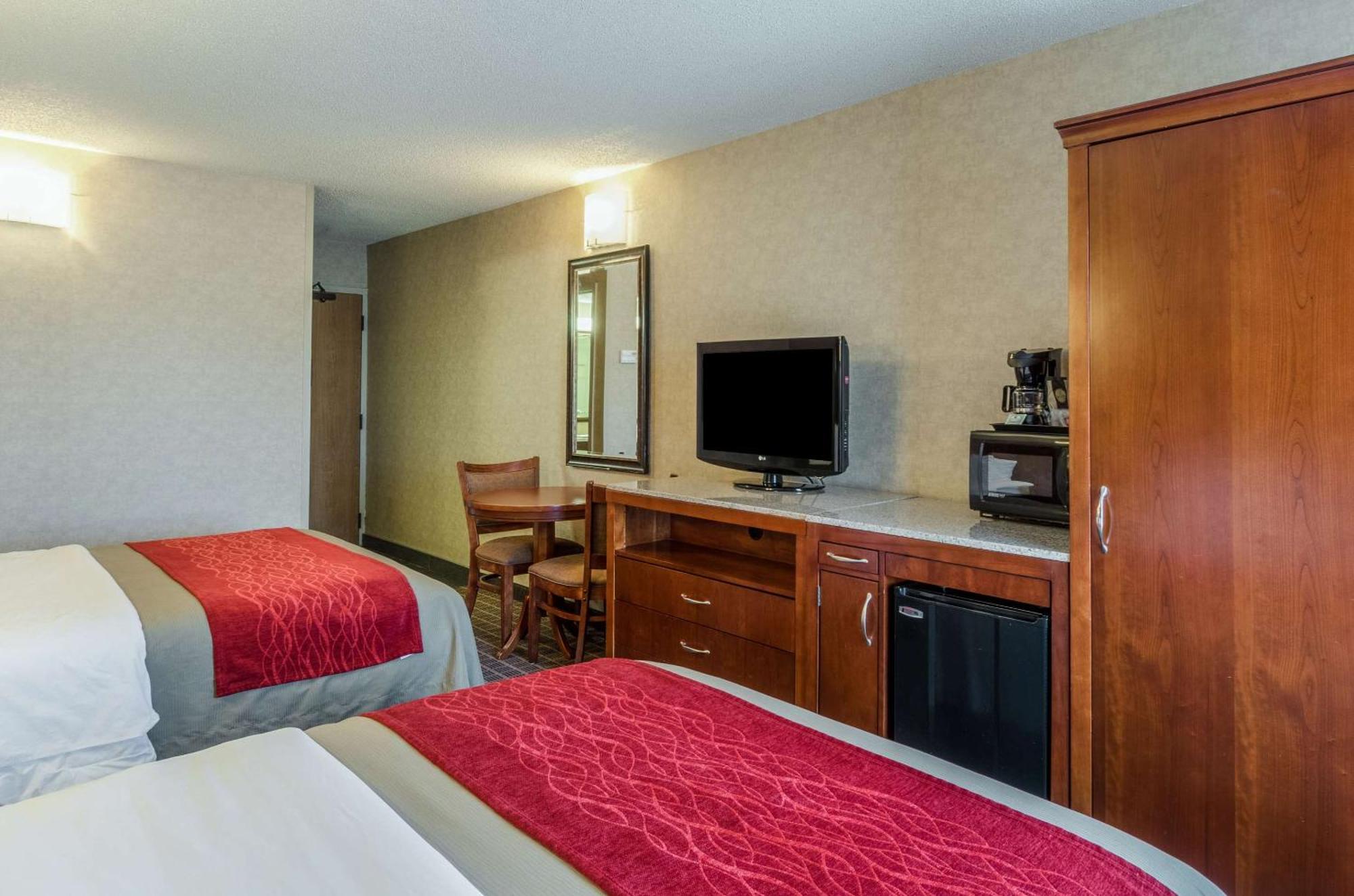 Comfort Inn & Suites Уест Спрингфийлд Екстериор снимка