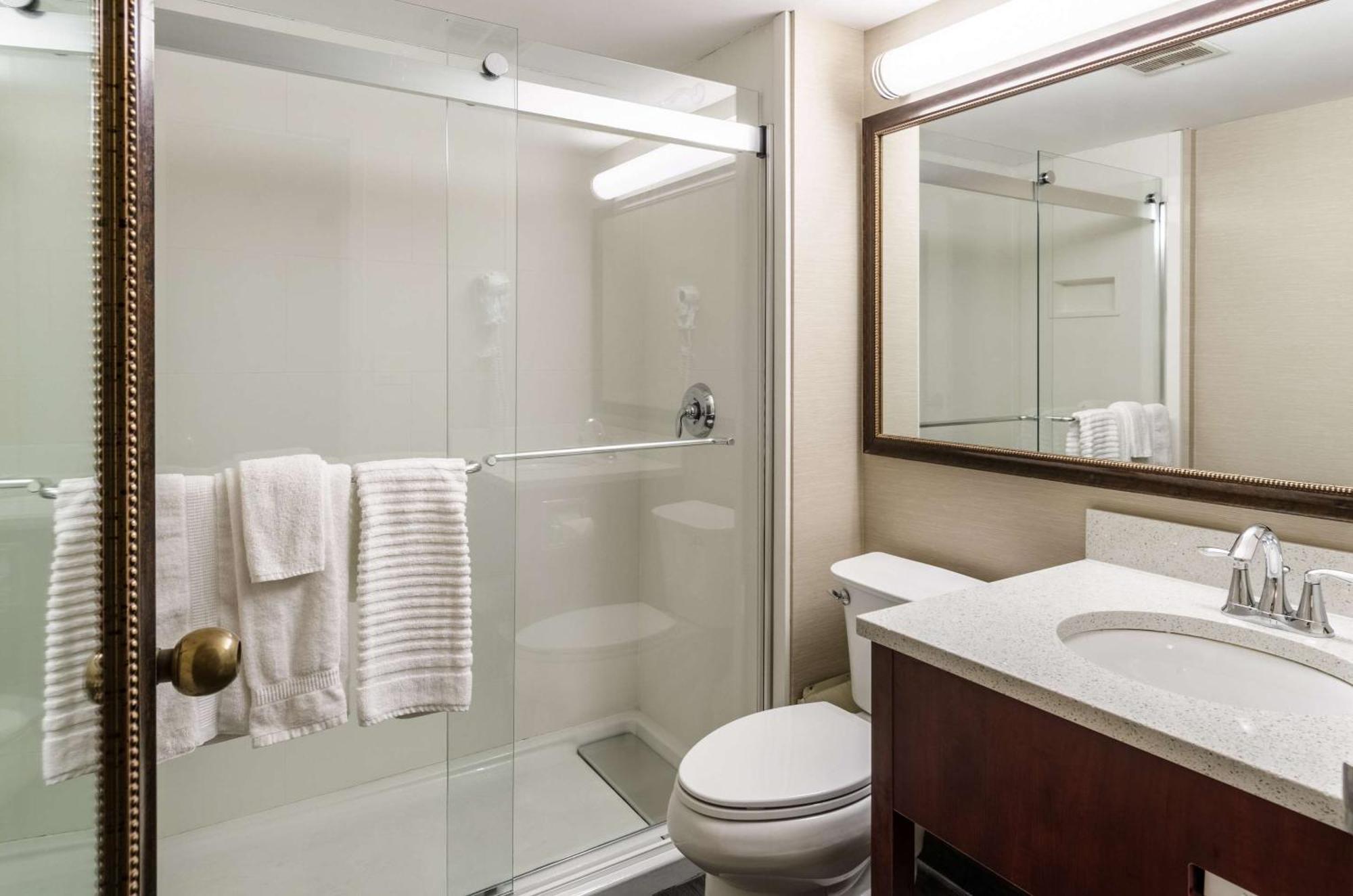 Comfort Inn & Suites Уест Спрингфийлд Екстериор снимка