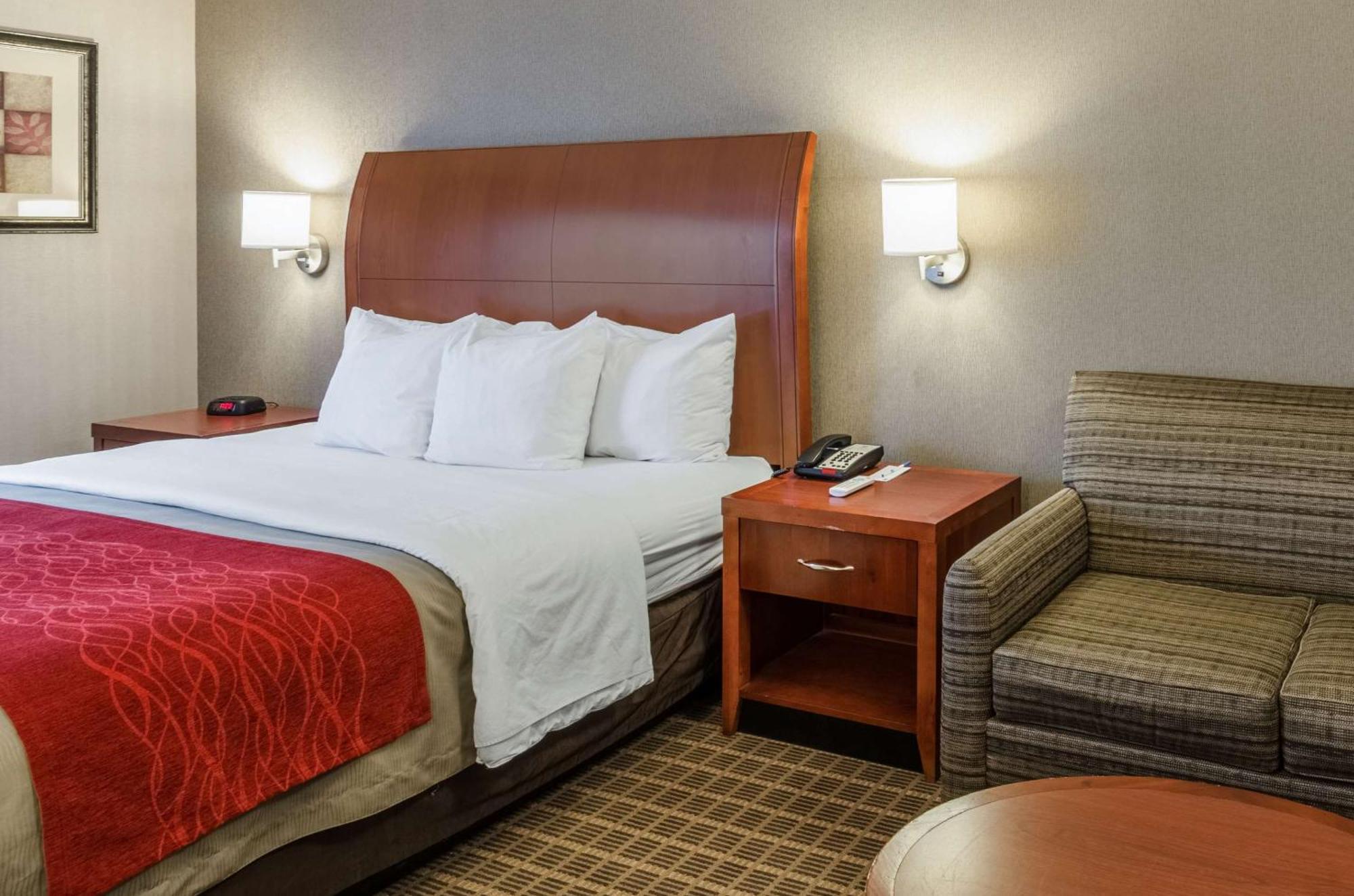 Comfort Inn & Suites Уест Спрингфийлд Екстериор снимка