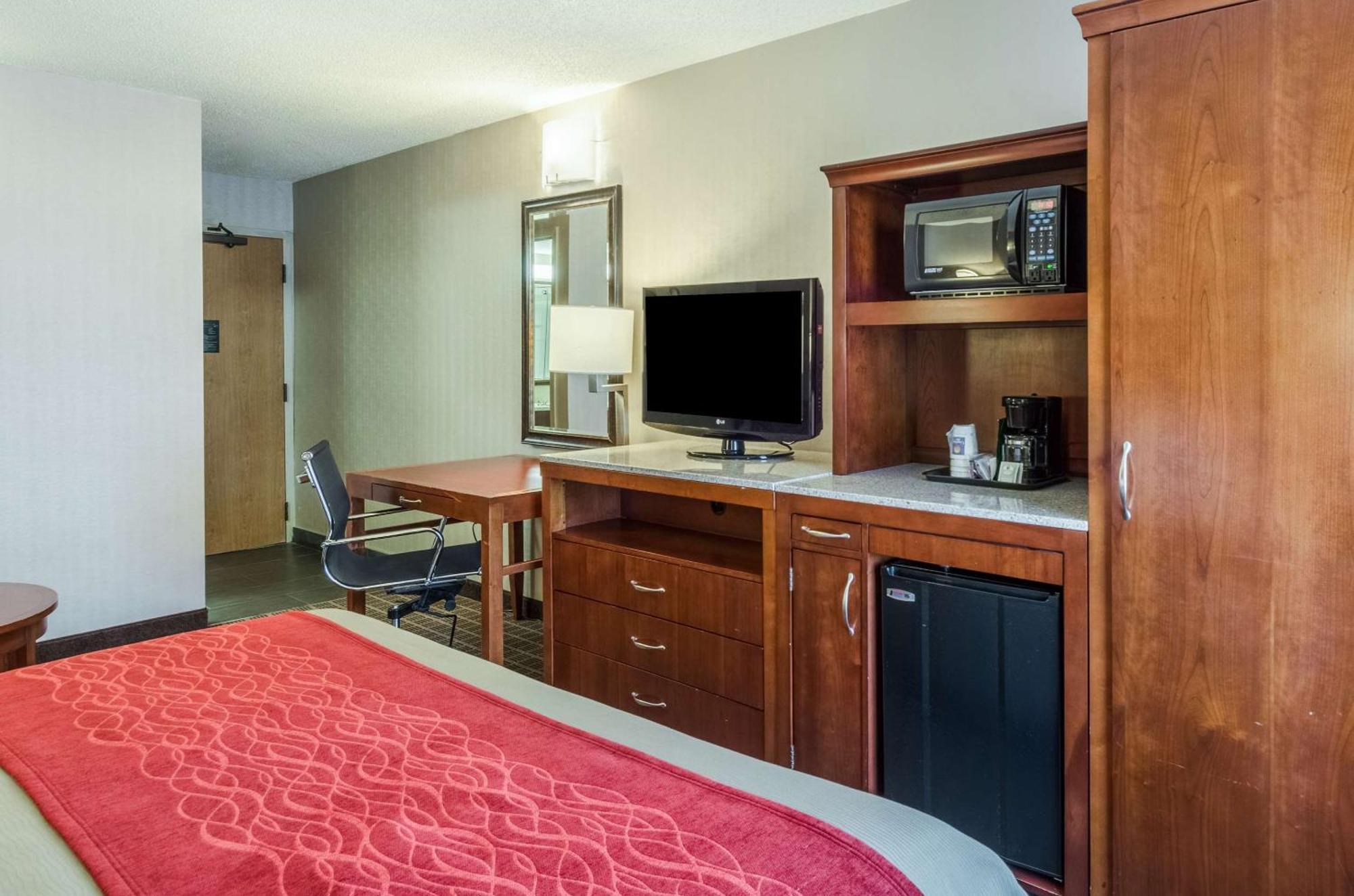 Comfort Inn & Suites Уест Спрингфийлд Екстериор снимка