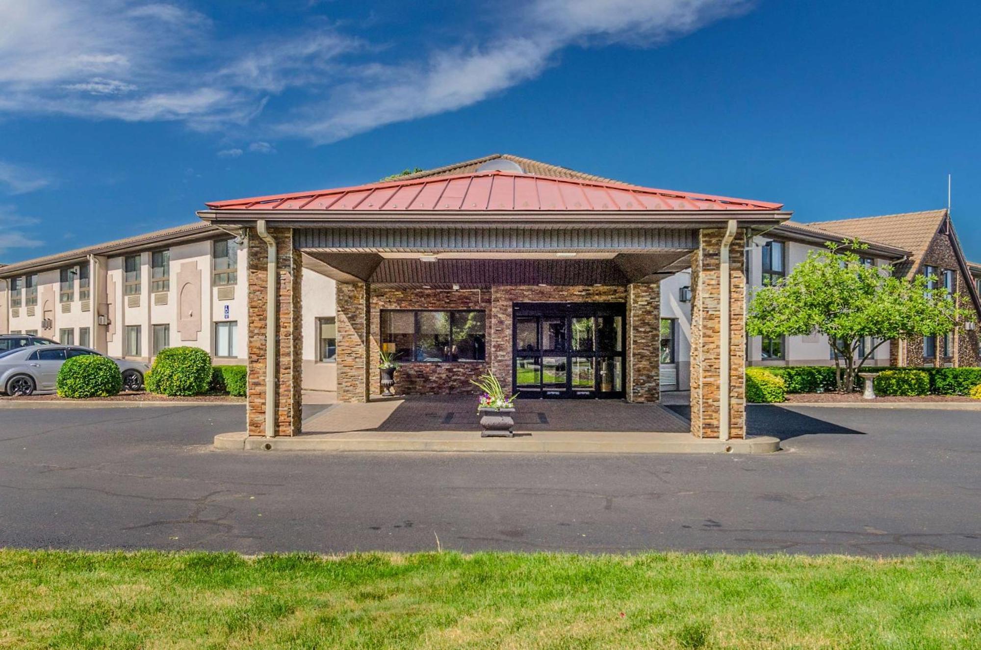 Comfort Inn & Suites Уест Спрингфийлд Екстериор снимка