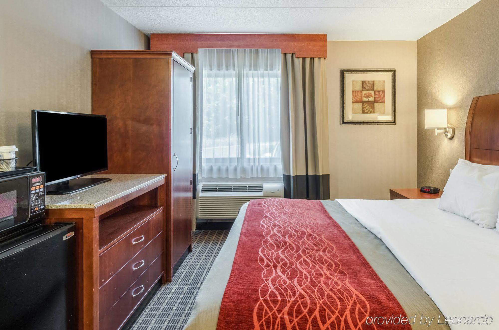 Comfort Inn & Suites Уест Спрингфийлд Екстериор снимка