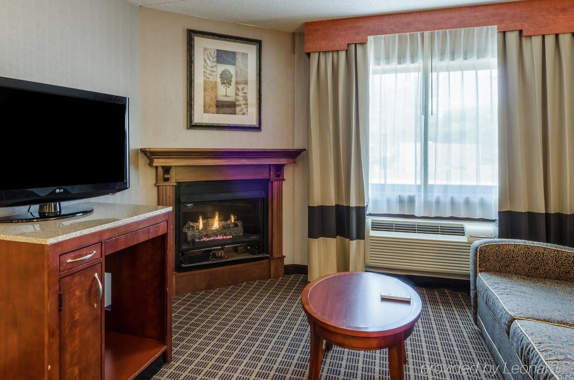 Comfort Inn & Suites Уест Спрингфийлд Екстериор снимка